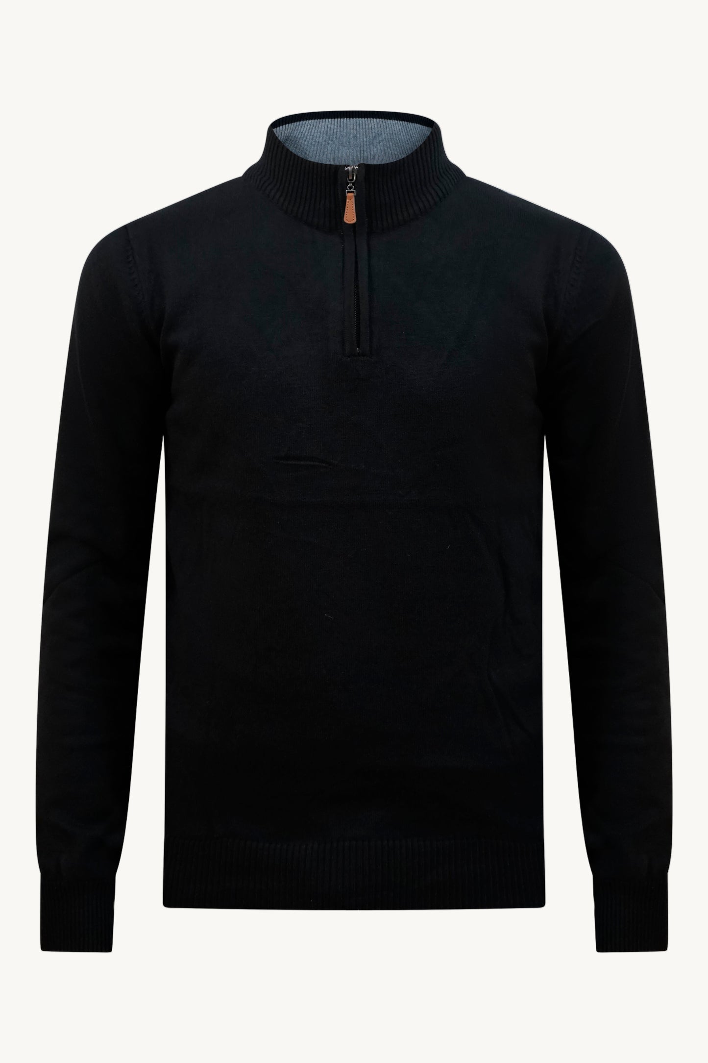 SCHWARZER STRICKPULLOVER MIT ZIPPER – GRAUER KRAGEN