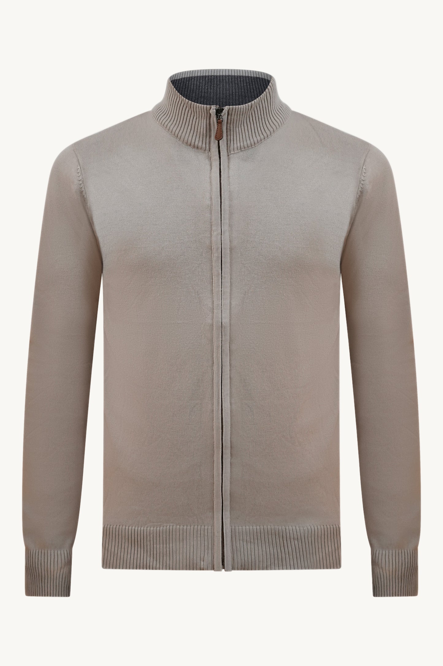 BEIGE STRICKWESTE MIT ZIPPER – BRAUNER KRAGEN