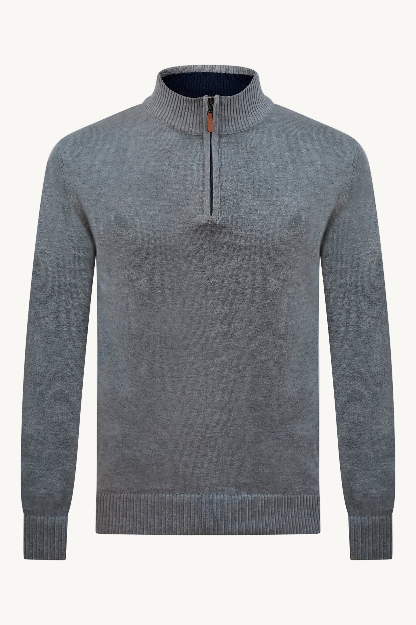 GRAUER STRICKPULLOVER MIT ZIPPER – BLAUER KRAGEN