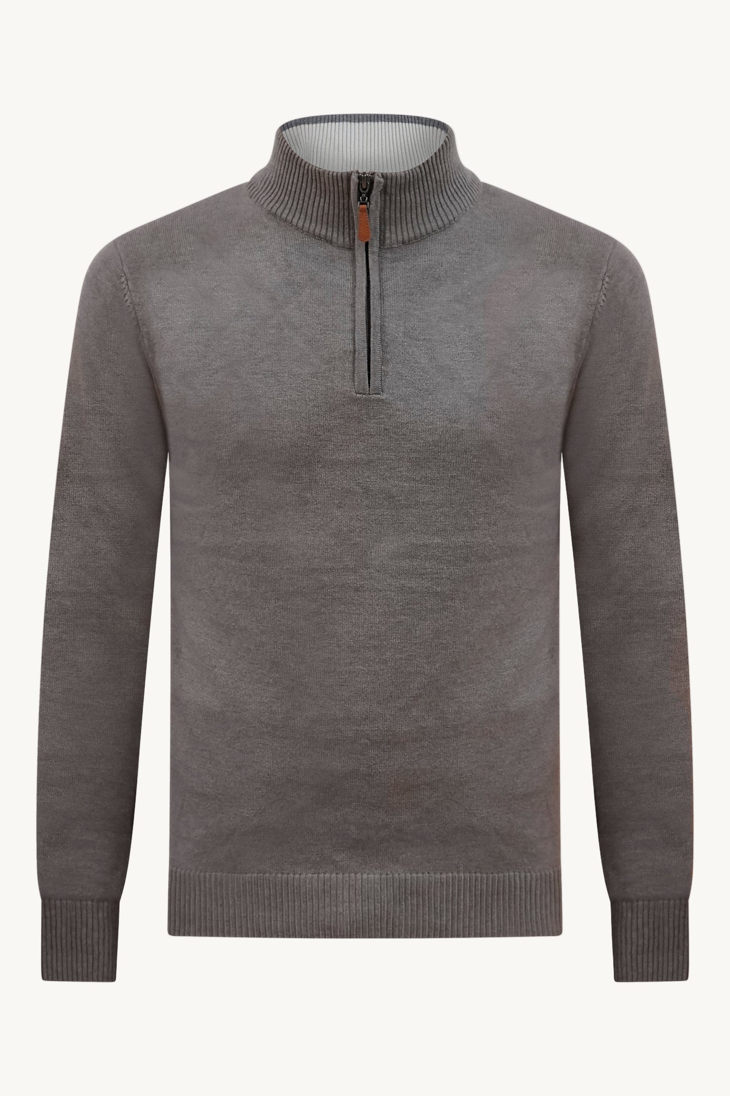 BRAUNER STRICKPULLOVER MIT ZIPPER – BEIGER KRAGEN